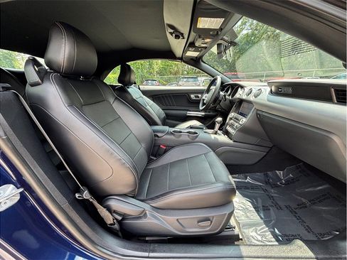 Used 2020 Ford Mustang Premium RWD image 36