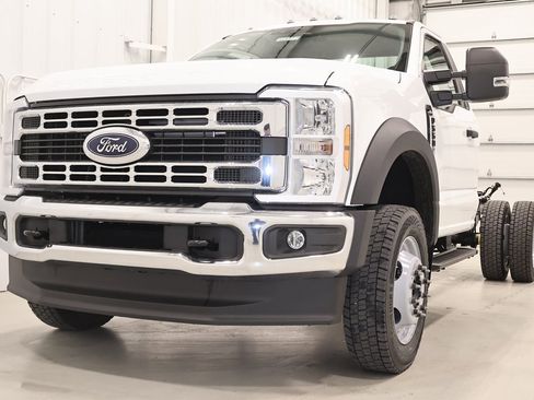 New 2026 Ford F550 4x4 Regular Cab Super Duty image 4