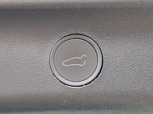Used 2023 Tesla Model Y Long Range AWD/4WD image 29