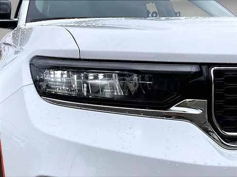 Used 2023 Jeep Grand Cherokee Limited w/ Luxury Tech Group II AWD/4WD image 34