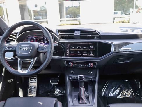 Certified 2025 Audi Q3 2.0T Premium Plus w/ Premium Plus Package AWD/4WD image 14