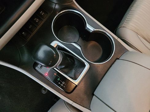 Used 2018 Toyota Highlander Plus AWD/4WD image 26