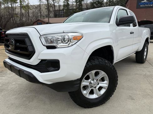 Used 2021 Toyota Tacoma SR image 1