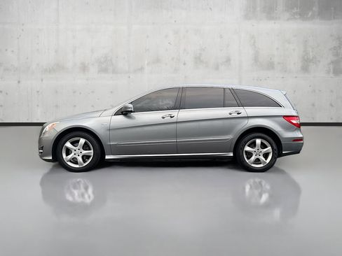 Used 2012 Mercedes-Benz R 350 4MATIC image 4