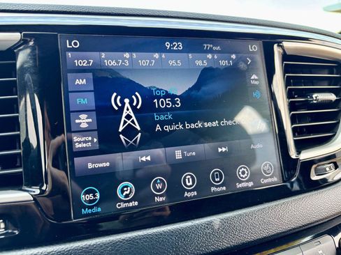 Used 2020 Chrysler Pacifica Touring-L AWD/4WD image 30