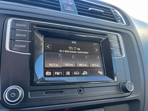 Used 2017 Volkswagen Jetta S image 27