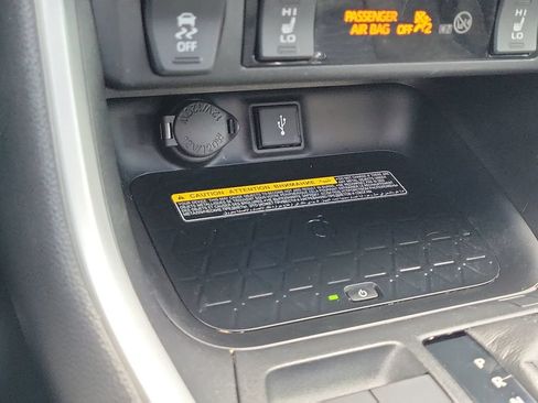 Certified 2020 Toyota RAV4 XSE AWD/4WD image 17