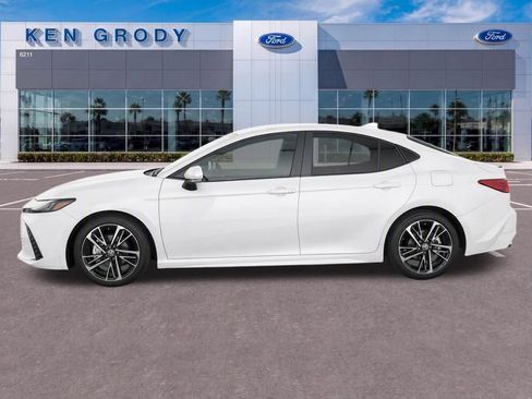 Used 2026 Toyota Camry XSE FWD image 6