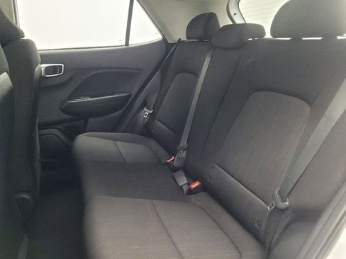 Used 2021 Hyundai Venue SE image 18