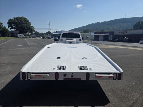 New 2025 Chevrolet Silverado 3500 LT w/ Convenience Package image 9
