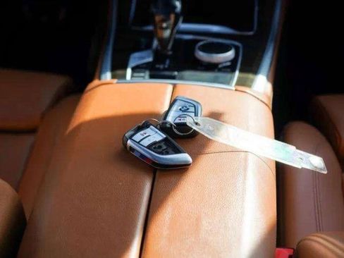 Used 2021 BMW X5 xDrive40i w/ M Sport Package image 48