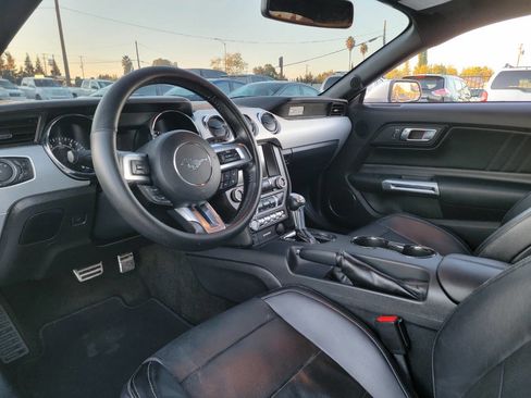 Used 2016 Ford Mustang Premium RWD image 9