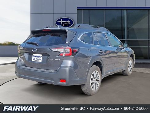 Used 2024 Subaru Outback Premium AWD/4WD image 7