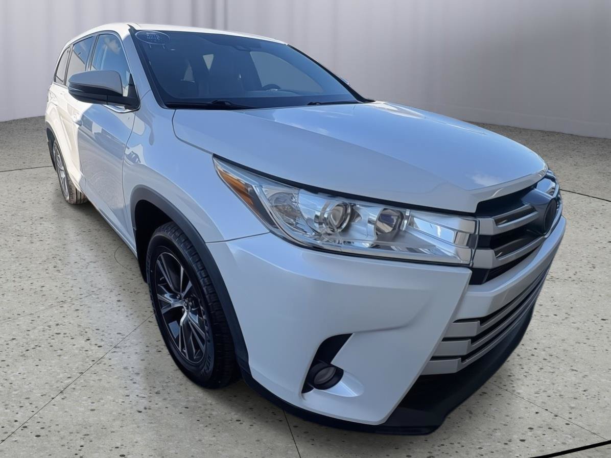 Used 2018 Toyota Highlander Plus AWD/4WD image 7