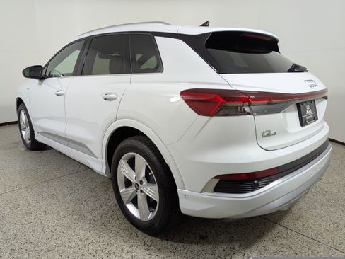 Certified 2023 Audi Q4 e-tron Prestige image 5