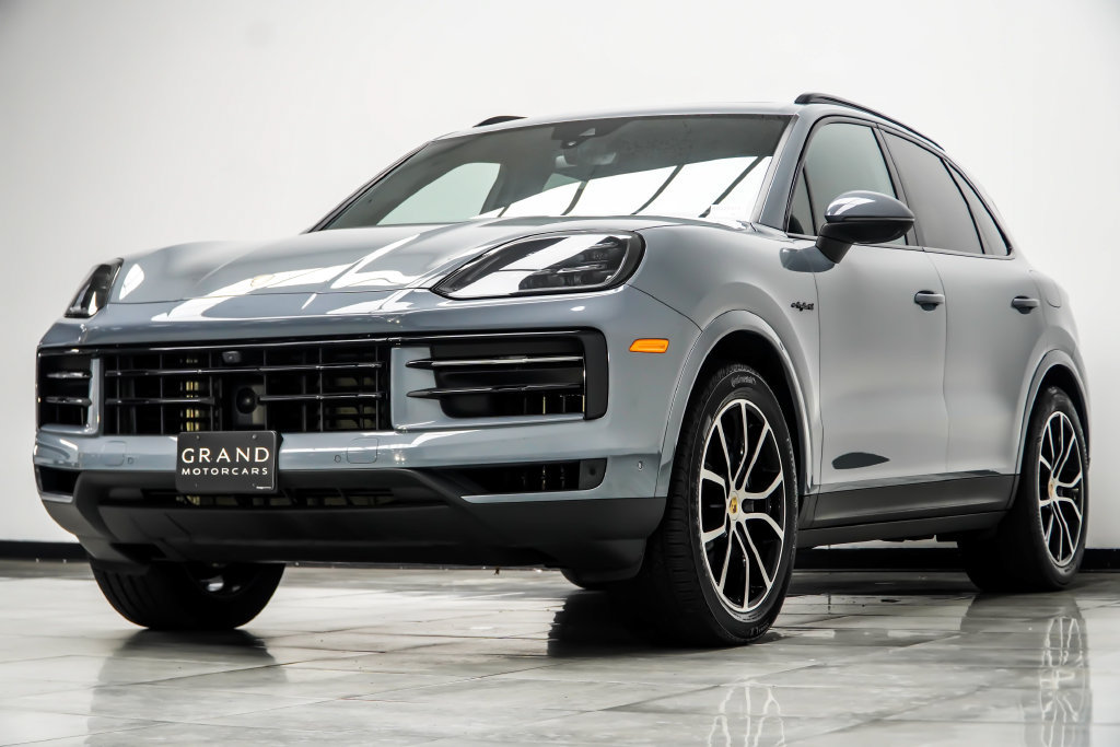 Used 2024 Porsche Cayenne AWD/4WD image 12