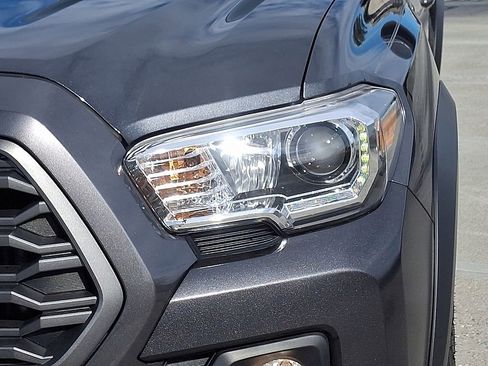 Used 2023 Toyota Tacoma TRD Off-Road image 12