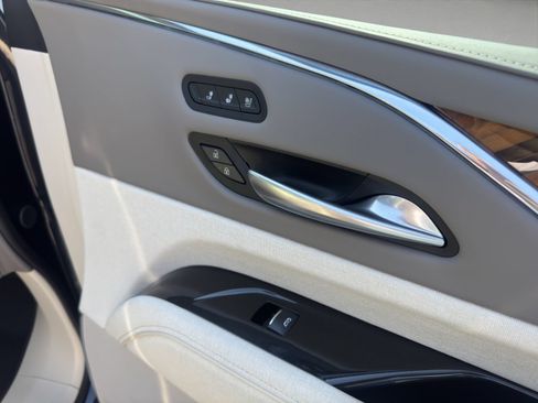 Used 2024 Cadillac Escalade Sport Platinum w/ LPO, ONYX Package AWD/4WD image 16