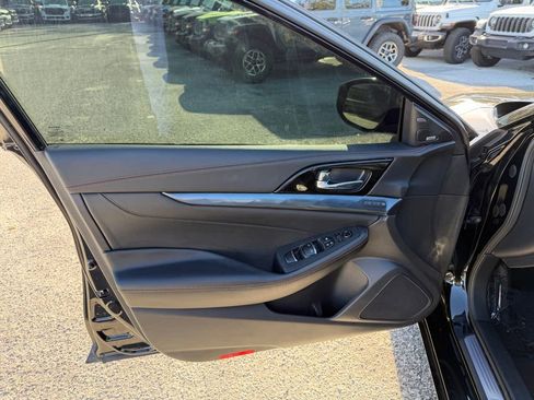 Used 2023 Nissan Maxima SR w/ Sport Mat Group image 13