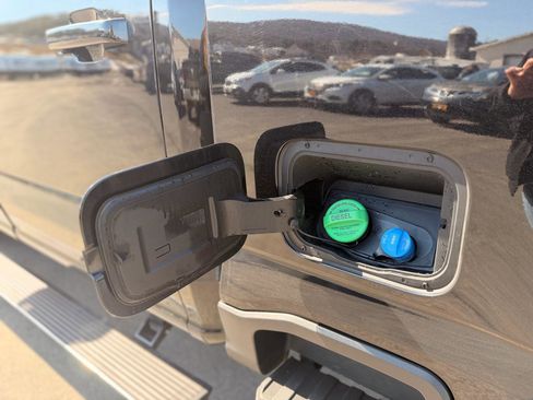 Used 2024 Ford F250 Lariat image 29