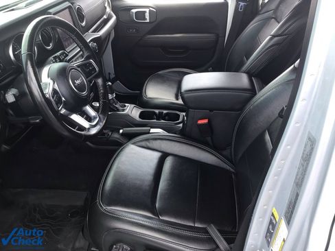 Used 2022 Jeep Wrangler Unlimited Sahara w/ Cold Weather Group image 7