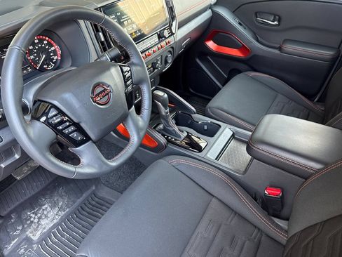 Used 2025 Nissan Frontier PRO-4X AWD/4WD image 9