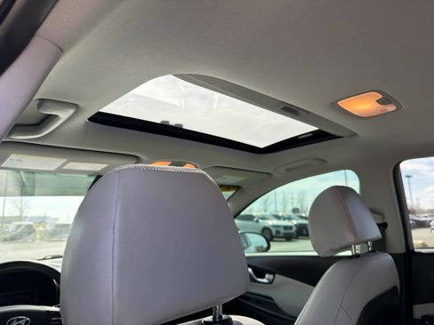 Used 2023 Hyundai Kona Limited image 16