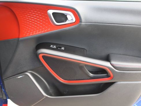 Used 2022 Kia Soul Turbo FWD image 12