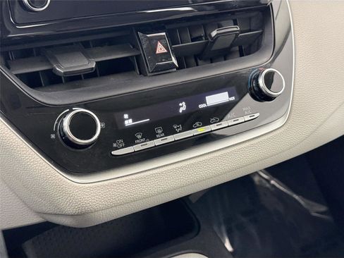 Certified 2020 Toyota Corolla L image 30