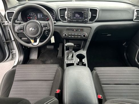 Used 2018 Kia Sportage LX image 17