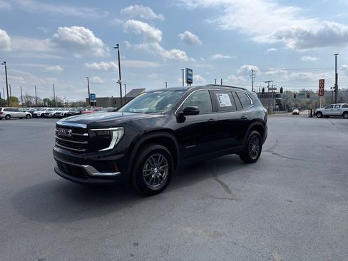 Used 2025 GMC Acadia Elevation image 7