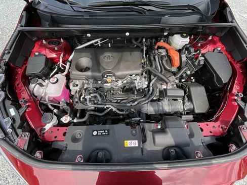 Certified 2022 Toyota RAV4 LE AWD/4WD image 11