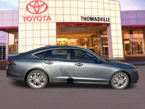 Used 2023 Honda Accord EX image 4