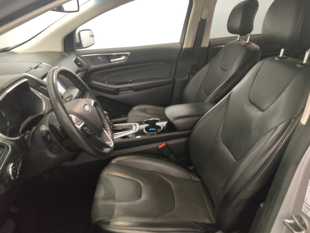 Used 2018 Ford Edge Titanium w/ Equipment Group 301A AWD/4WD image 17
