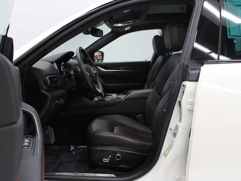 Used 2022 Maserati Levante GT image 16