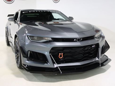 Used 2022 Chevrolet Camaro ZL1 RWD image 28