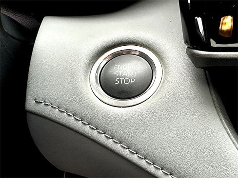 New 2025 Toyota Highlander XLE image 15