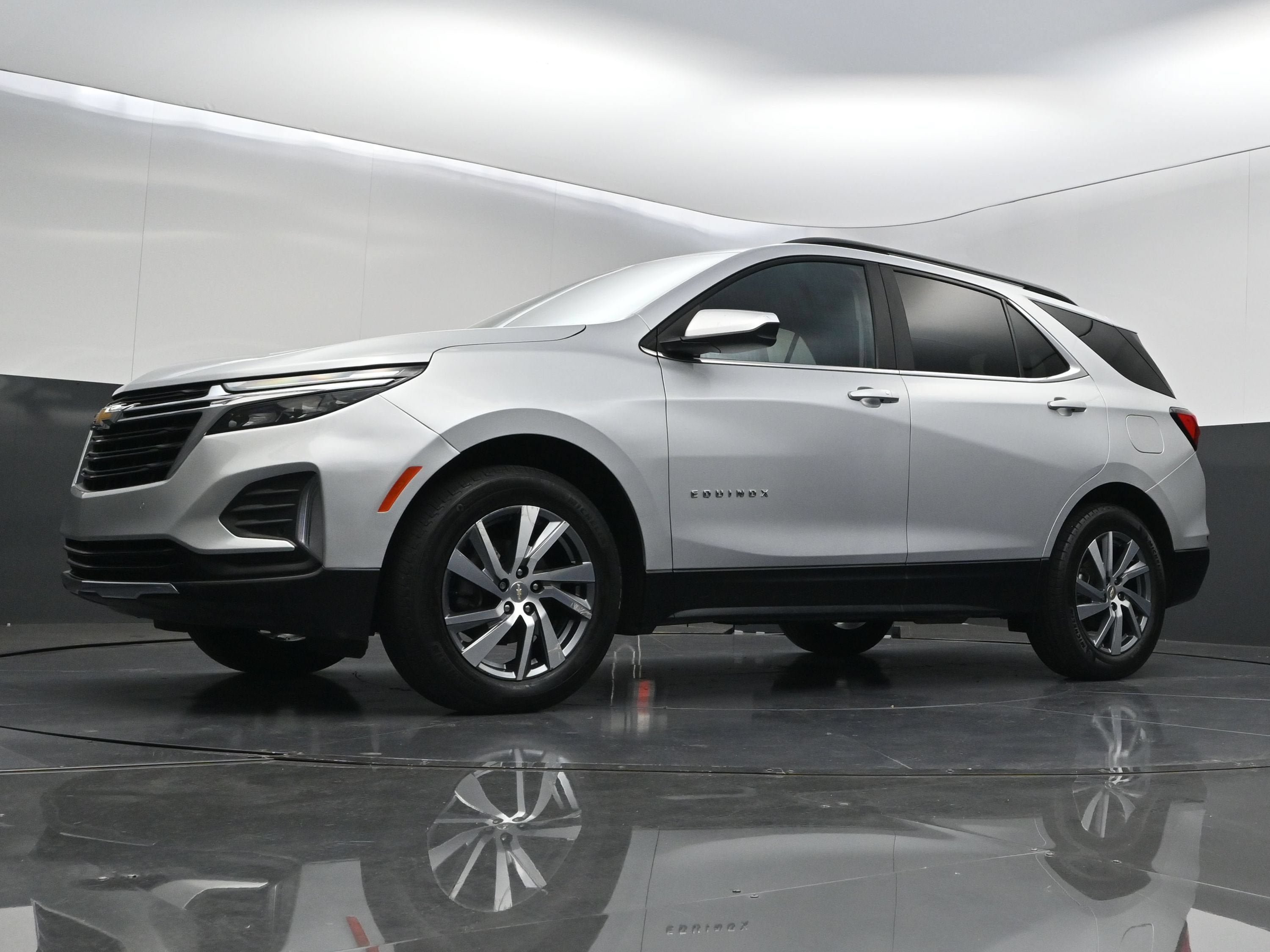 Used 2022 Chevrolet Equinox LT AWD/4WD image 39