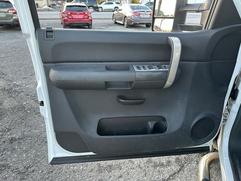 Used 2009 Chevrolet Silverado 2500 LT w/ Suspension Package, Off-Road image 31