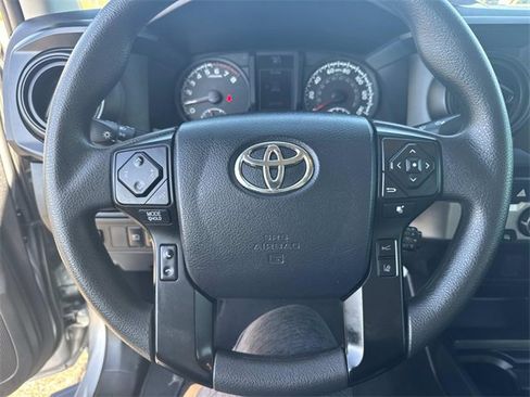 Used 2018 Toyota Tacoma SR image 27