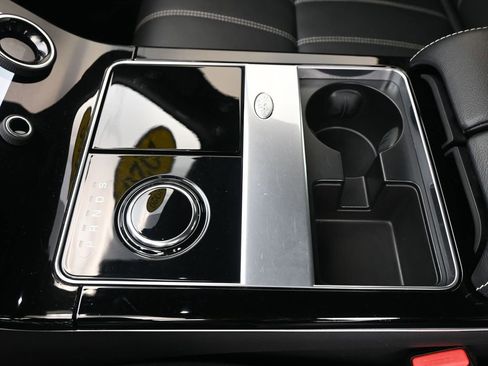 Used 2020 Land Rover Range Rover Velar R-Dynamic S image 18