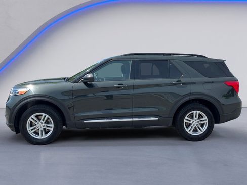 Used 2023 Ford Explorer XLT AWD/4WD image 12