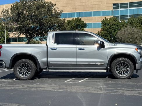 Used 2023 Chevrolet Silverado 1500 High Country w/ High Country Premium Package AWD/4WD image 3