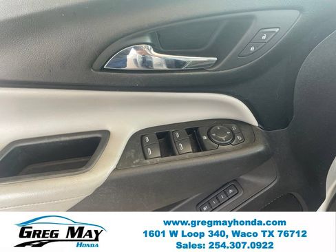 Used 2018 Chevrolet Equinox Premier FWD image 11