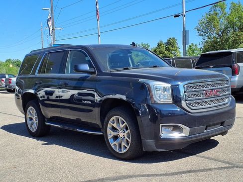 Used 2018 GMC Yukon SLE w/ SLE Value Package AWD/4WD image 3