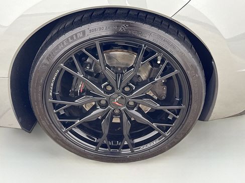Used 2023 Chevrolet Corvette Stingray Preferred Cpe w/ Z51 Performance Package RWD image 31