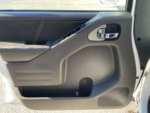 Used 2019 Nissan Frontier PRO-4X w/ Pro-4x Luxury Package AWD/4WD image 12
