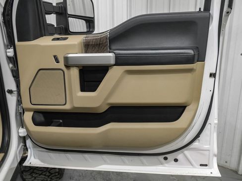 Used 2019 Ford F250 Lariat w/ Lariat Value Package AWD/4WD image 45