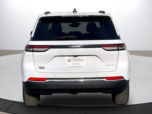 Certified 2023 Jeep Grand Cherokee Limited image 8