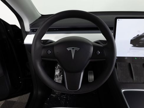 Used 2024 Tesla Model Y Performance image 29